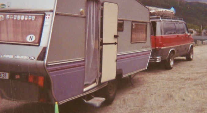 Chevy Van Caravan Canoe - Travel Blog